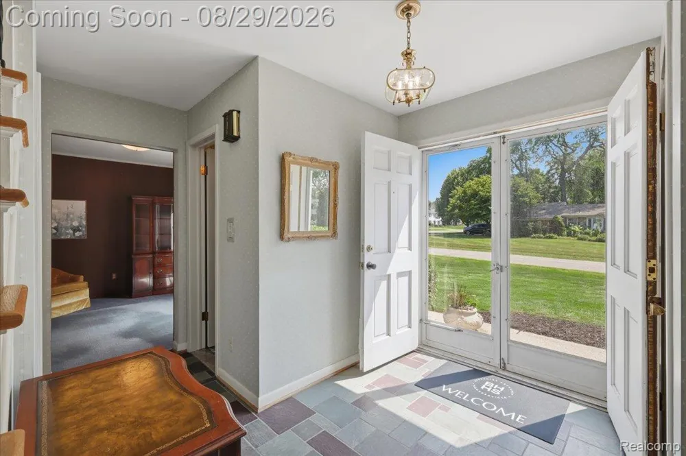 487 Henley Drive Bloomfield Hills City, MI 48304