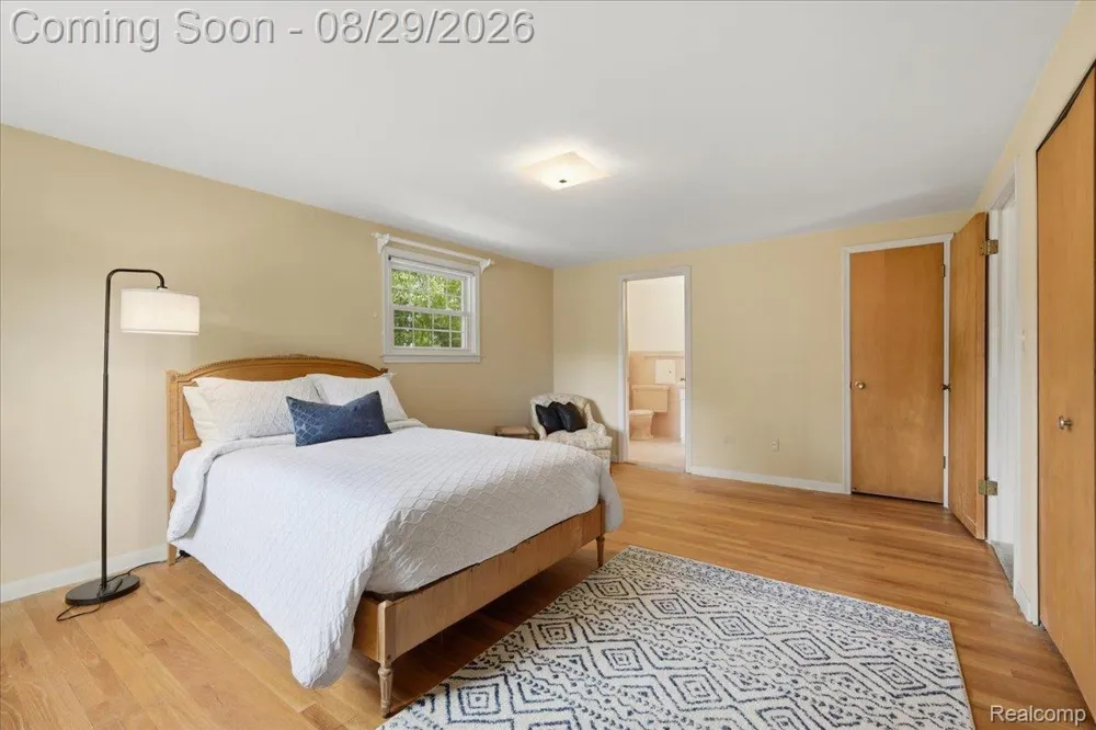 487 Henley Drive Bloomfield Hills City, MI 48304