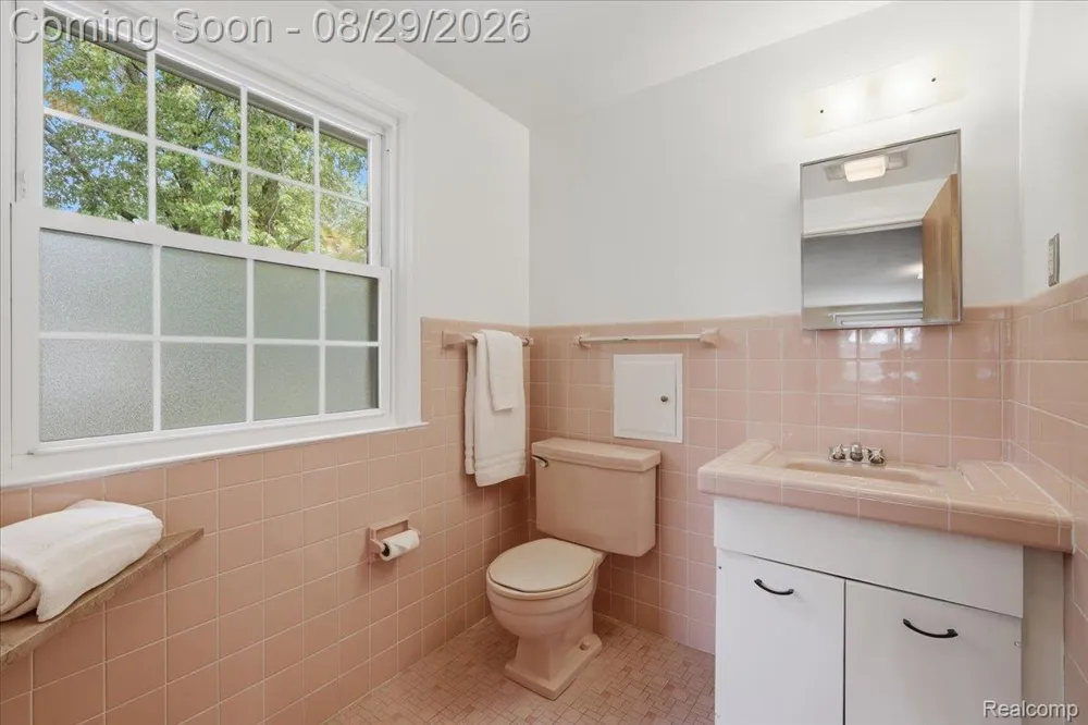 487 Henley Drive Bloomfield Hills City, MI 48304