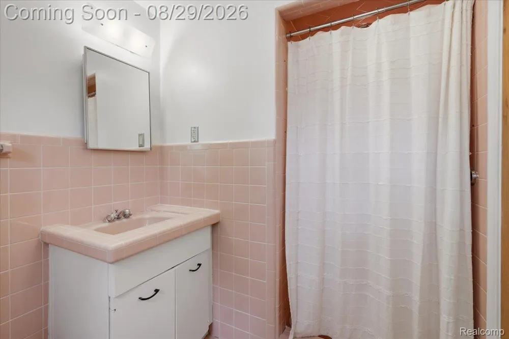 487 Henley Drive Bloomfield Hills City, MI 48304