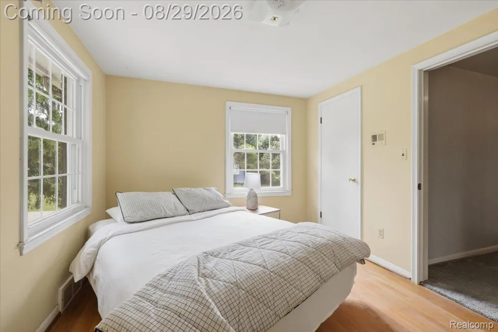 487 Henley Drive Bloomfield Hills City, MI 48304