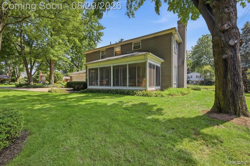 487 Henley Drive Bloomfield Hills City, MI 48304