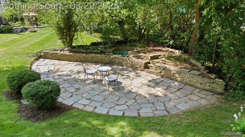 487 Henley Drive Bloomfield Hills City, MI 48304