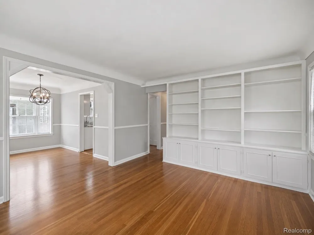 1646 S BATES STREET Birmingham City, MI 48009