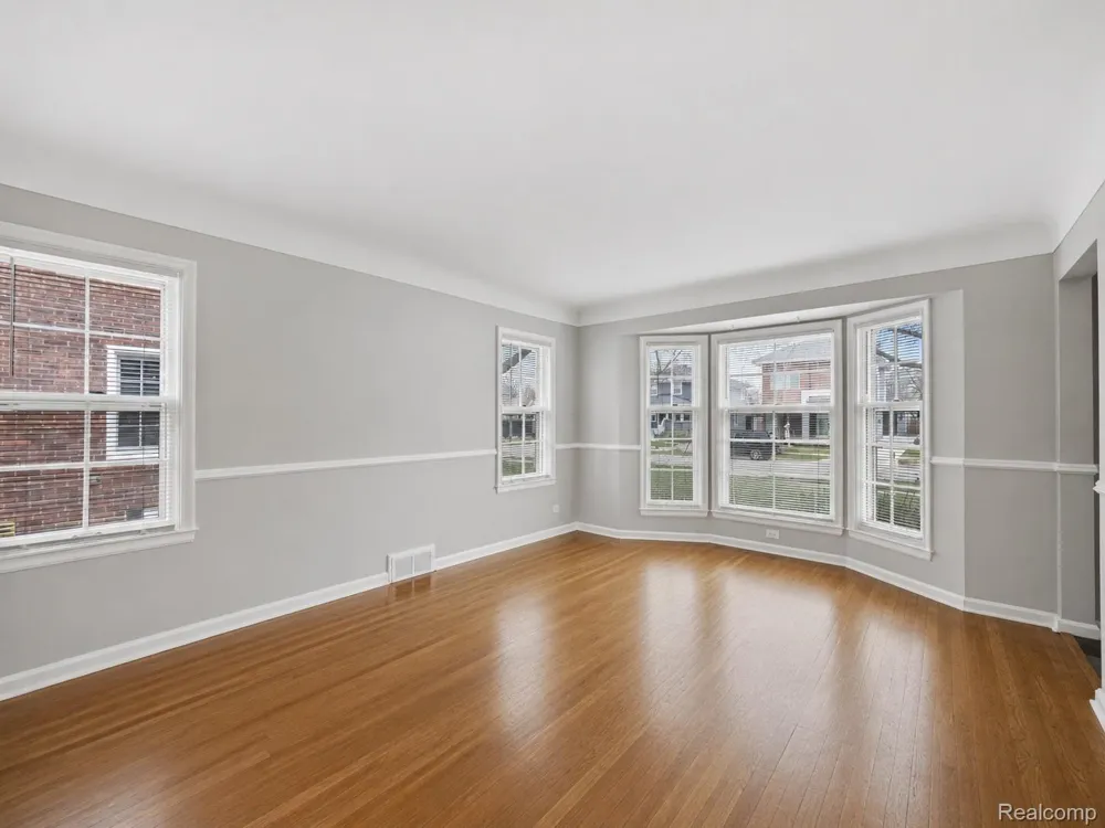 1646 S BATES STREET Birmingham City, MI 48009