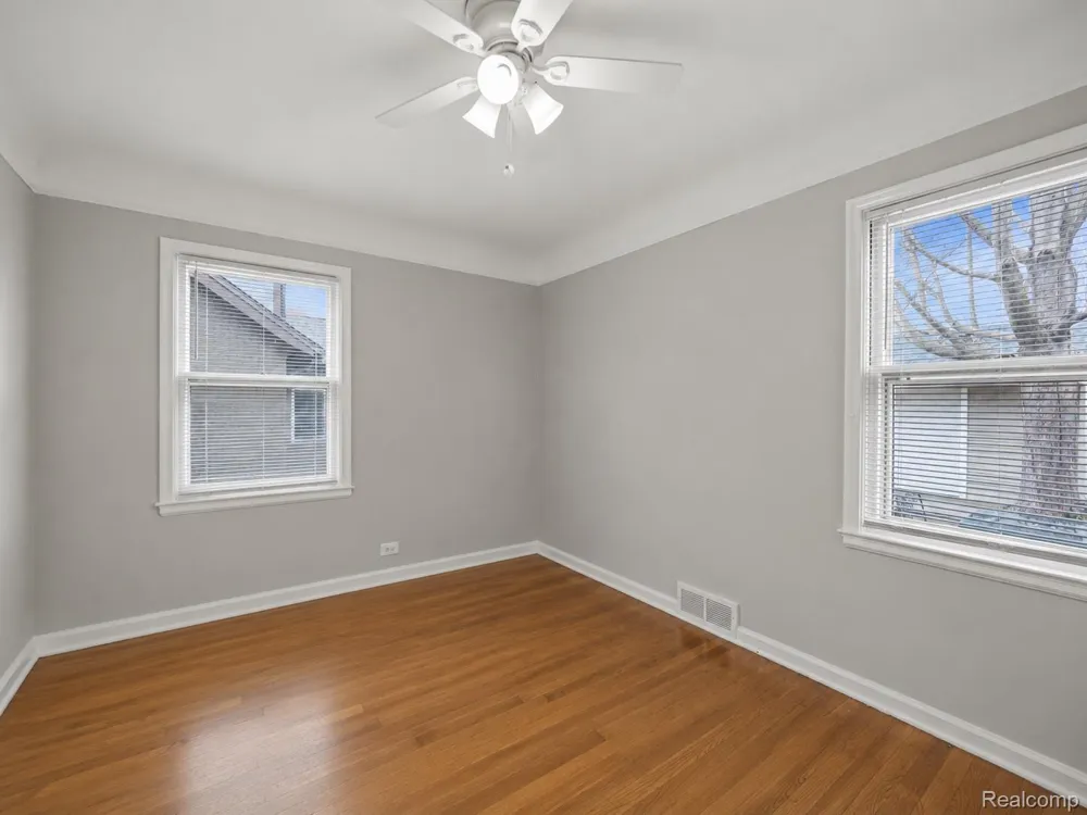 1646 S BATES STREET Birmingham City, MI 48009
