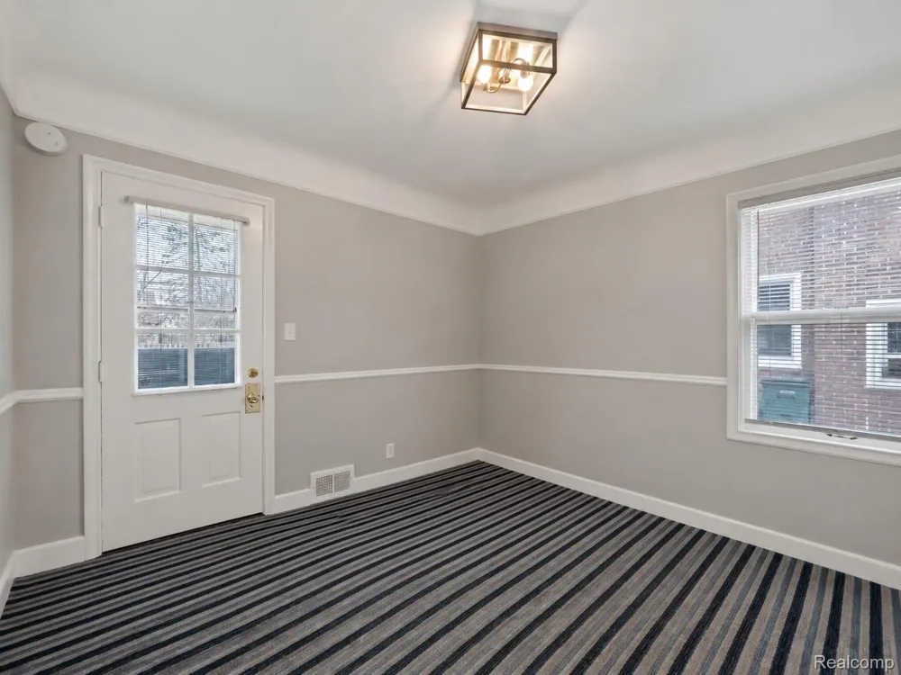 1646 S BATES STREET Birmingham City, MI 48009