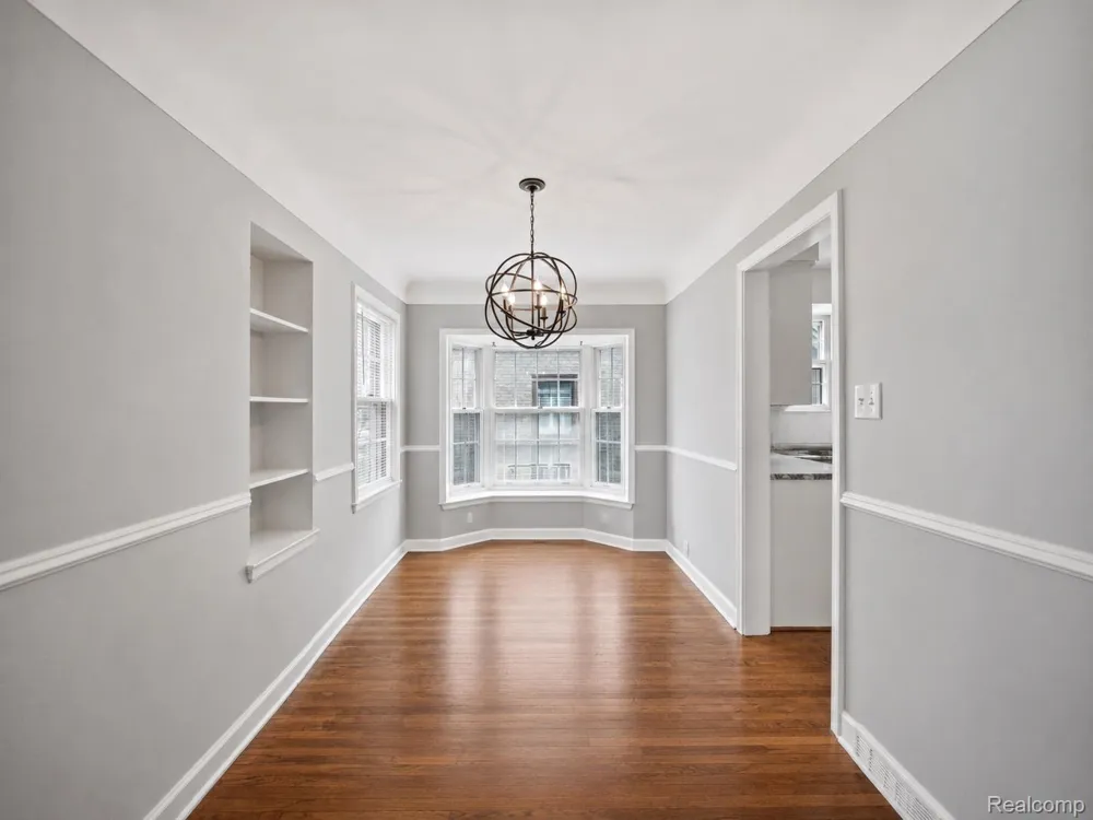 1646 S BATES STREET Birmingham City, MI 48009