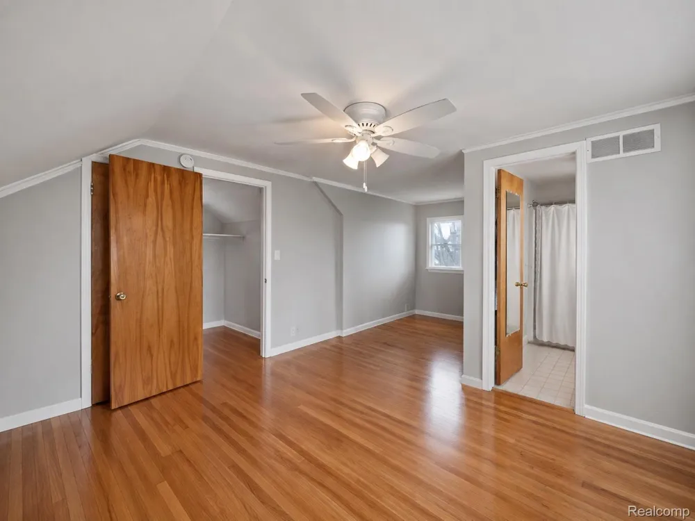 1646 S BATES STREET Birmingham City, MI 48009