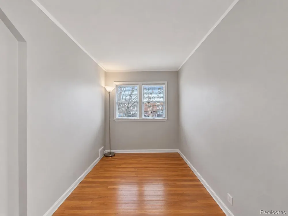 1646 S BATES STREET Birmingham City, MI 48009