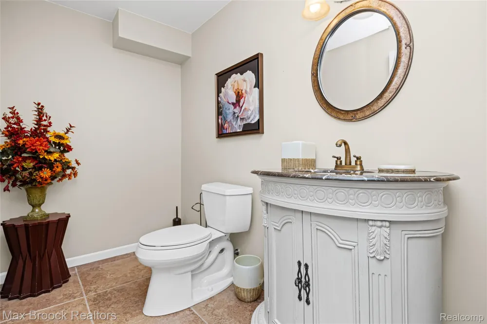 1723 Pine Forest Drive Commerce Charter Township, MI 48390