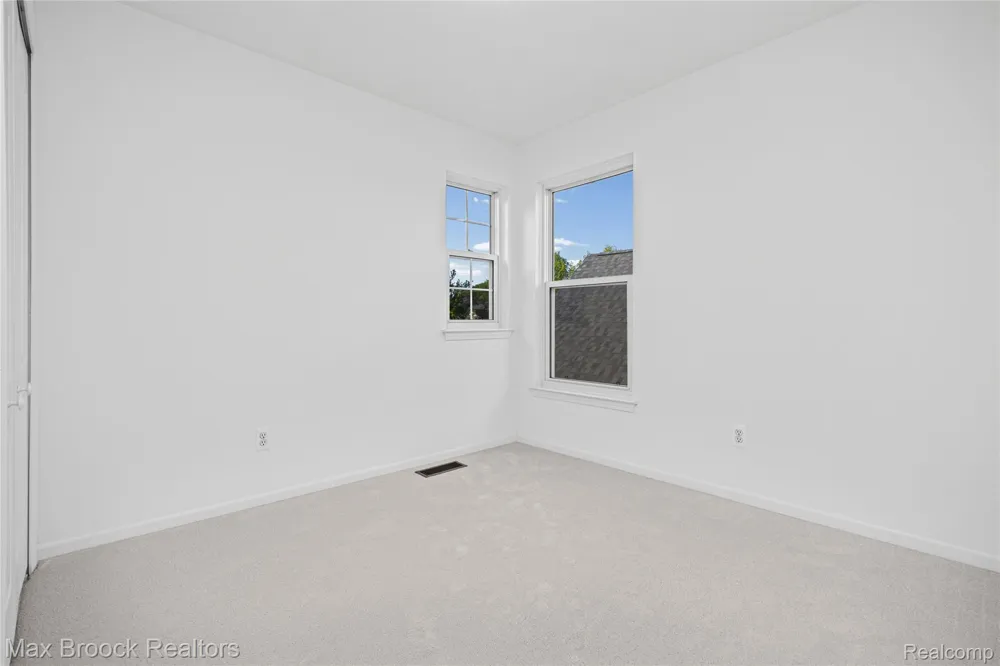 1723 Pine Forest Drive Commerce Charter Township, MI 48390