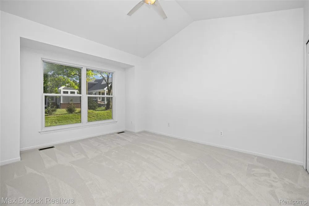 1723 Pine Forest Drive Commerce Charter Township, MI 48390