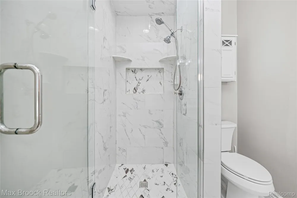 1723 Pine Forest Drive Commerce Charter Township, MI 48390