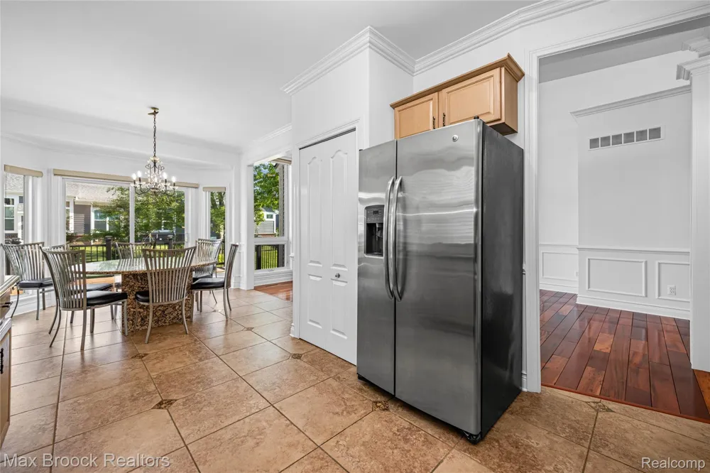 1723 Pine Forest Drive Commerce Charter Township, MI 48390