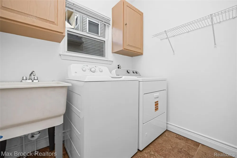 1723 Pine Forest Drive Commerce Charter Township, MI 48390