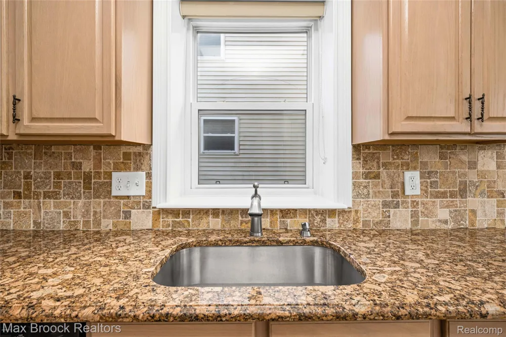 1723 Pine Forest Drive Commerce Charter Township, MI 48390