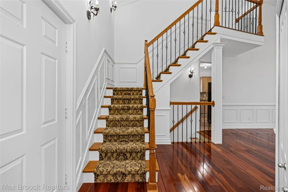 1723 Pine Forest Drive Commerce Charter Township, MI 48390