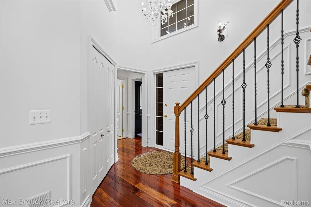 1723 Pine Forest Drive Commerce Charter Township, MI 48390