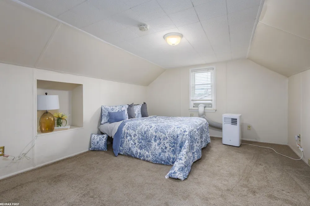 22712 Liberty Street St Clair Shores City, MI 48080