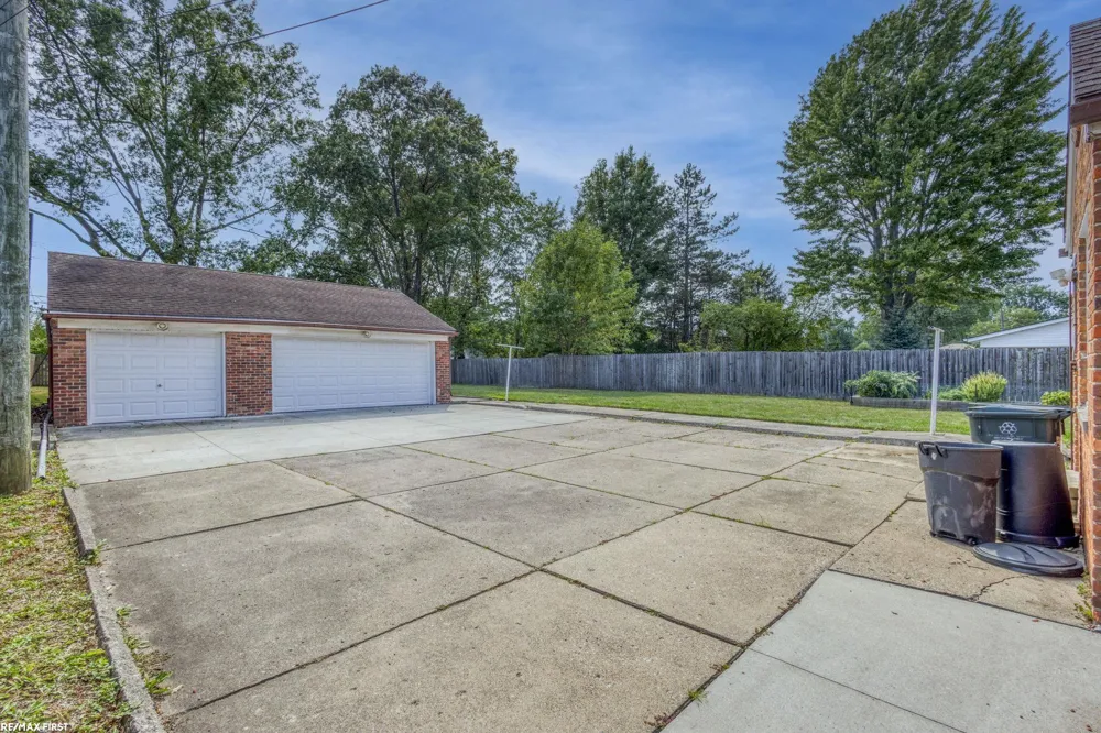 22712 Liberty Street St Clair Shores City, MI 48080