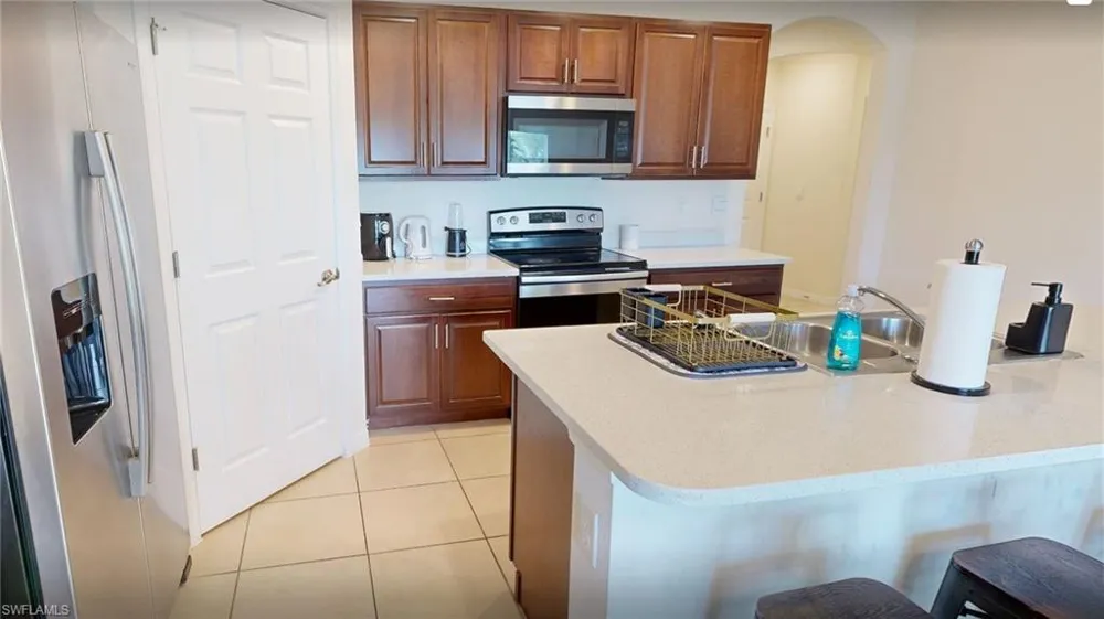 513 Nelson Road Cape Coral, FL 33993