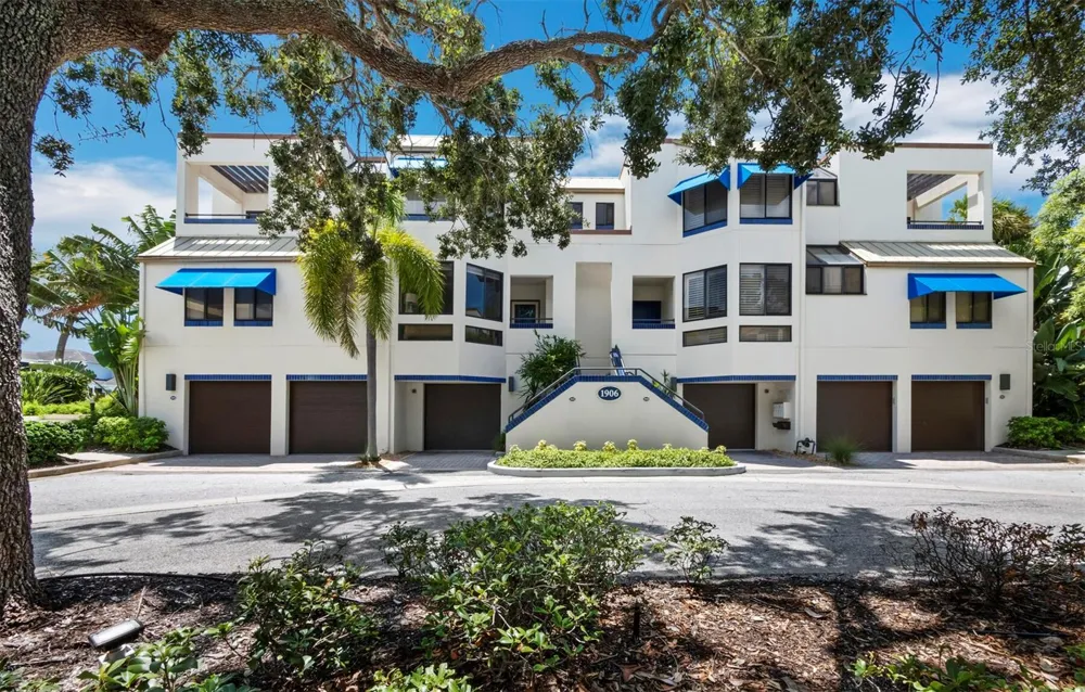 1906 HARBOURSIDE DRIVE #303 Longboat Key, FL 34228