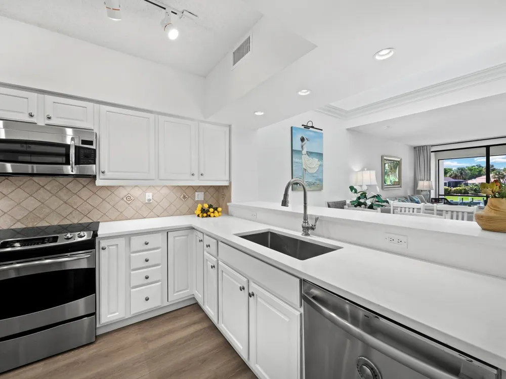 1906 HARBOURSIDE DRIVE #303 Longboat Key, FL 34228