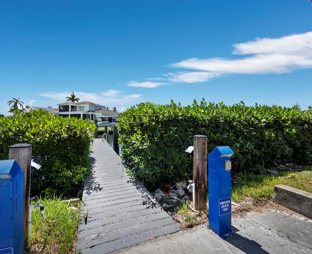 1906 HARBOURSIDE DRIVE #303 Longboat Key, FL 34228