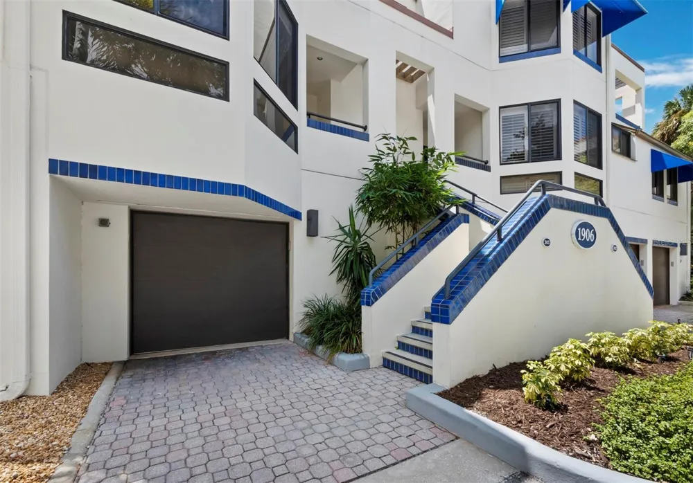 1906 HARBOURSIDE DRIVE #303 Longboat Key, FL 34228