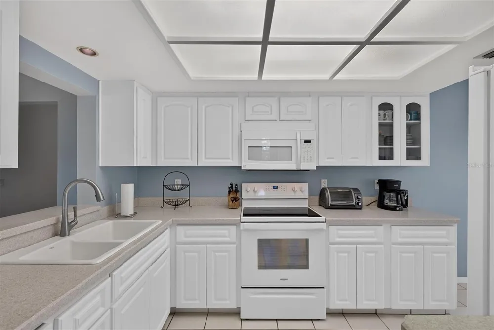 3167 LANDMARK DRIVE #821 Clearwater, FL 33761