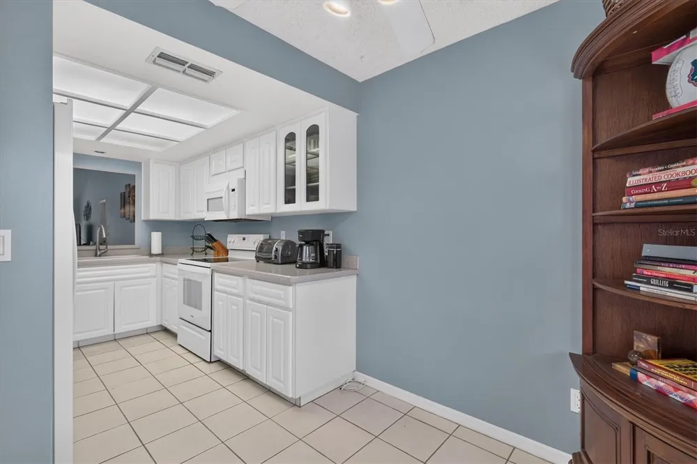 3167 LANDMARK DRIVE #821 Clearwater, FL 33761