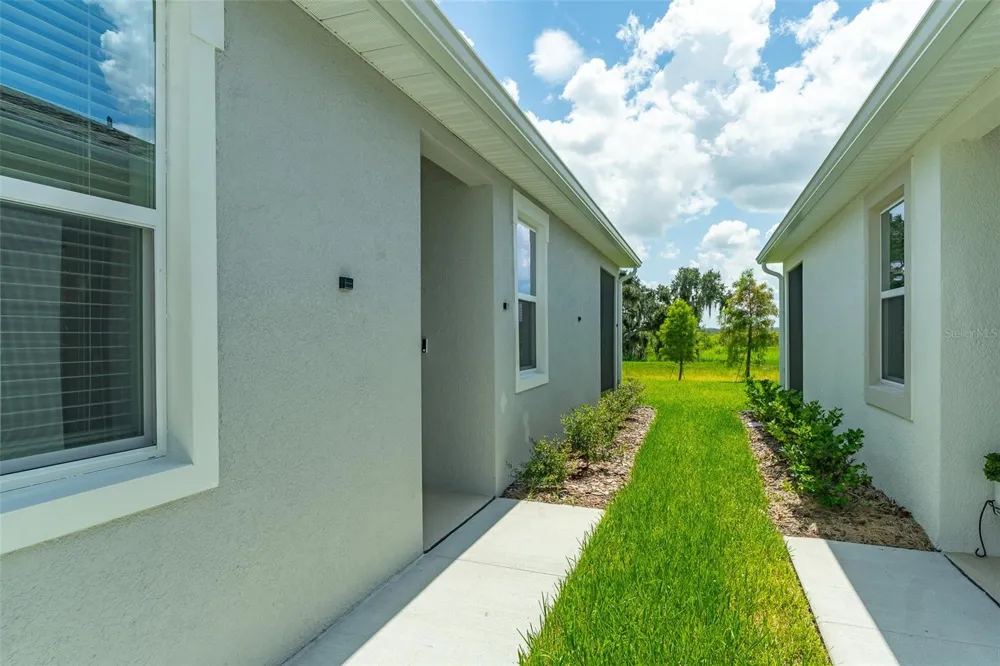 4005 WESTWOOD FIELDS LOOP Plant City, FL 33565
