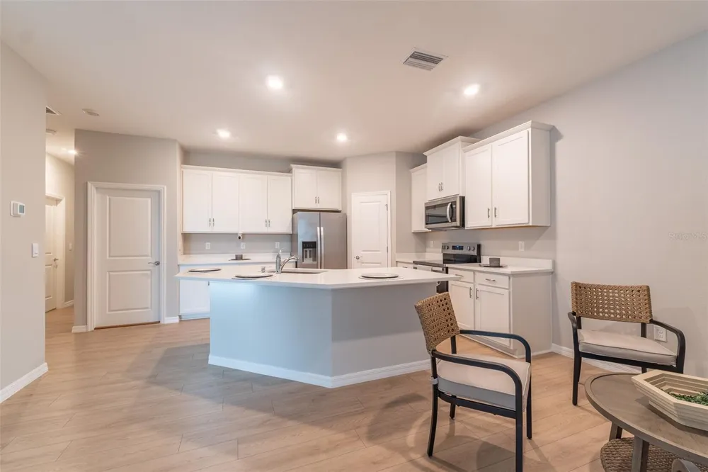 4005 WESTWOOD FIELDS LOOP Plant City, FL 33565