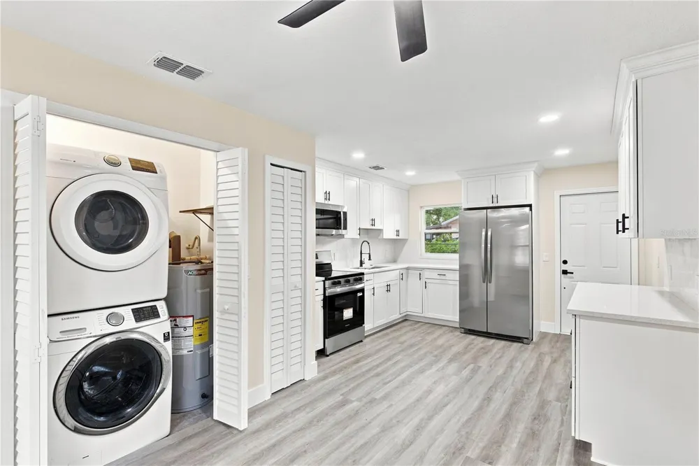 1105 PARK STREET Seffner, FL 33584