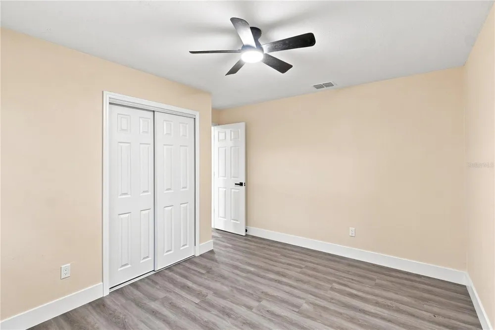 1105 PARK STREET Seffner, FL 33584