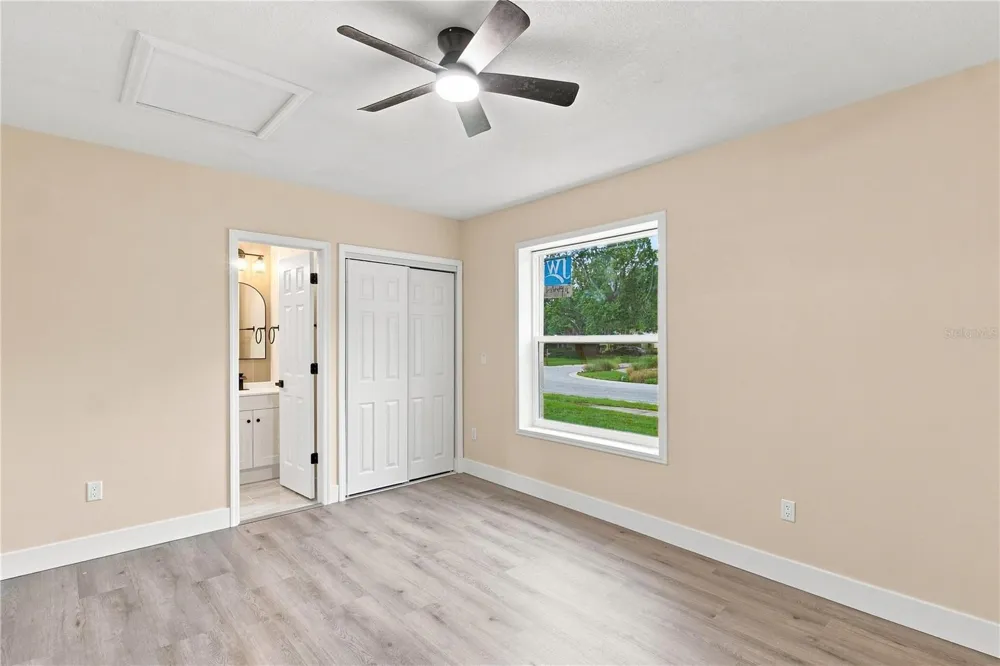 1105 PARK STREET Seffner, FL 33584