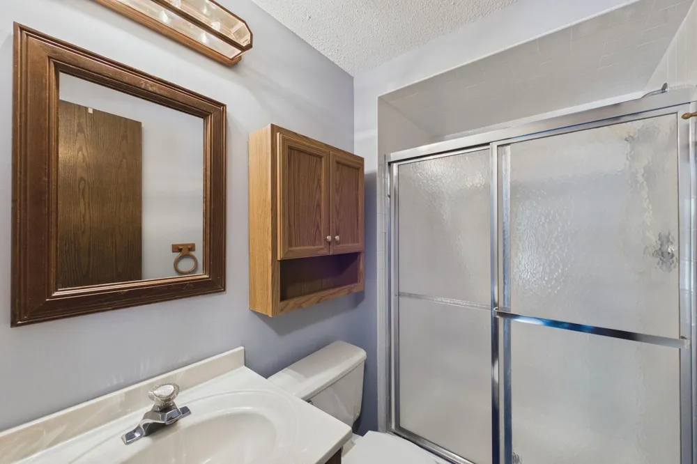 1604 Rio Loma Drive Burnsville, MN 55337