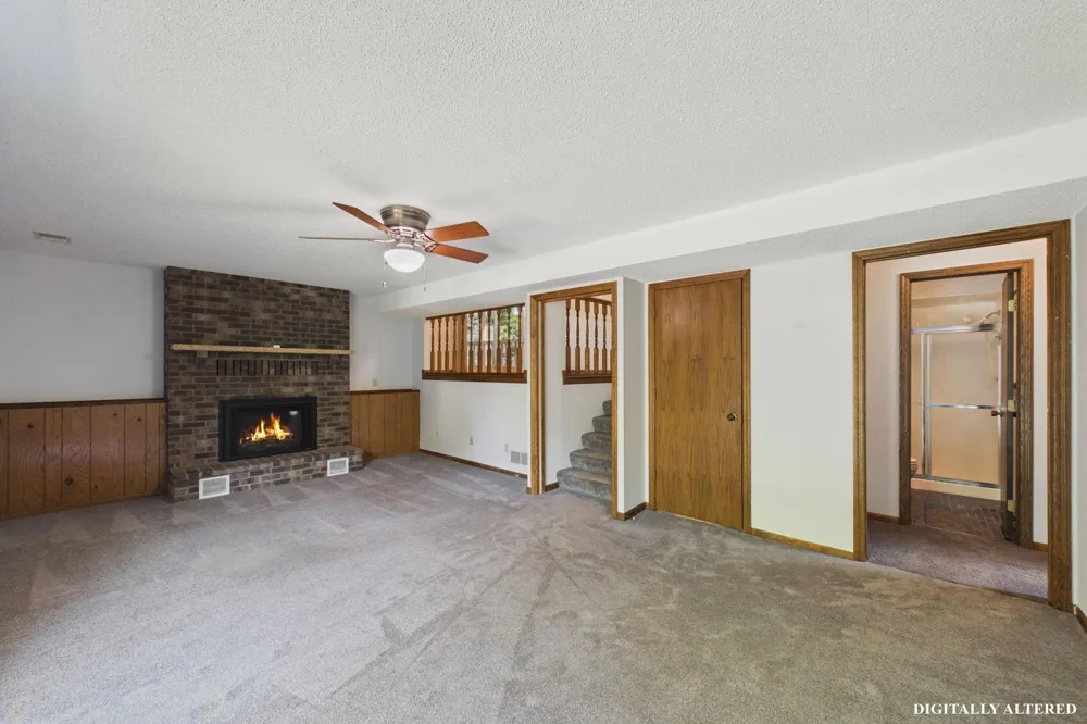 1604 Rio Loma Drive Burnsville, MN 55337