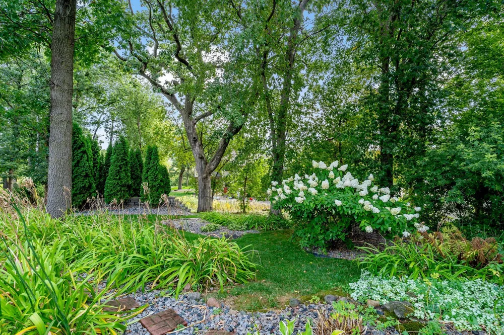 1215 Thorene Place Stillwater, MN 55082