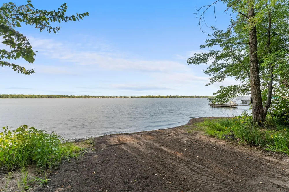 17473 Peggy Lane Grasston, MN 55030
