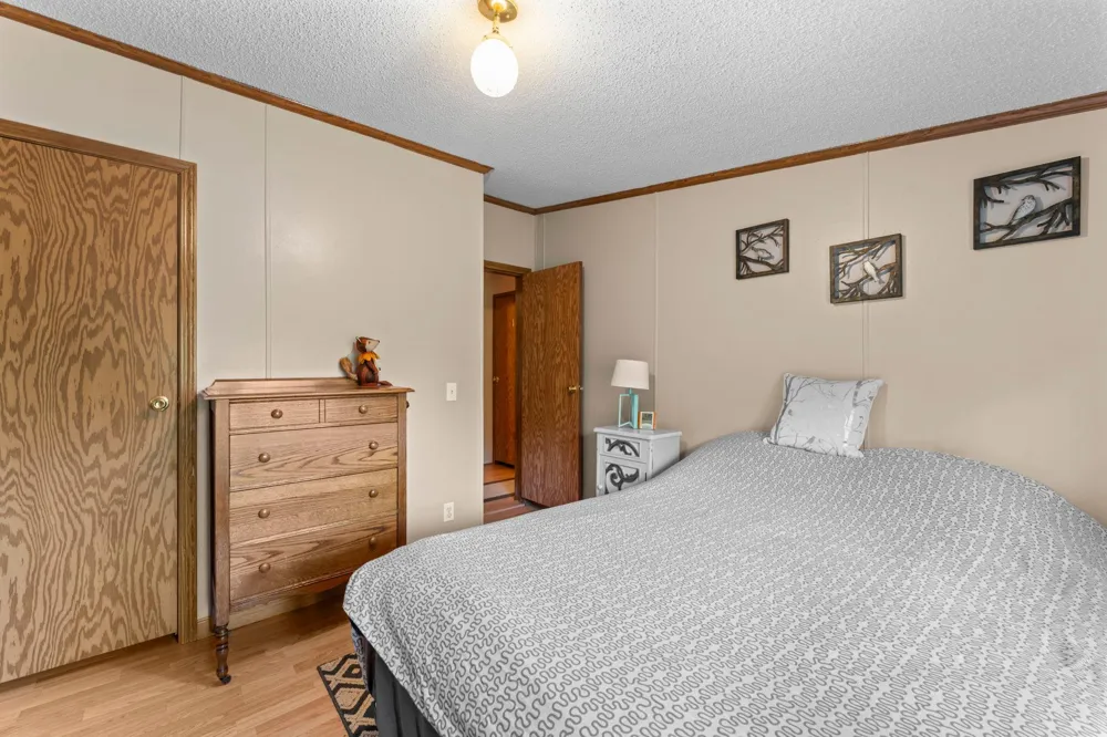 17473 Peggy Lane Grasston, MN 55030