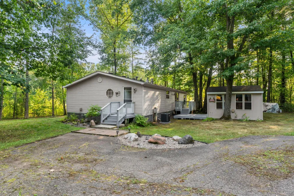 17473 Peggy Lane Grasston, MN 55030