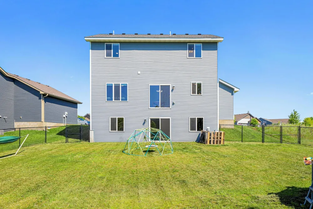 1024 Bellaire Boulevard NW Isanti, MN 55040