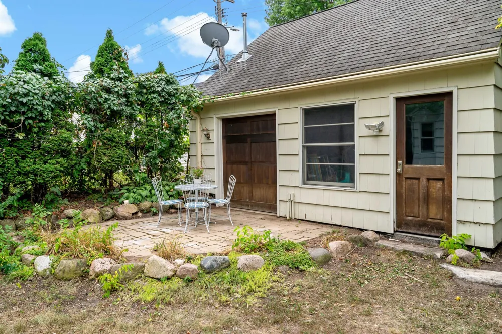 5434 Vincent Avenue S Minneapolis, MN 55410