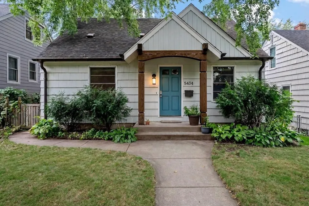 5434 Vincent Avenue S Minneapolis, MN 55410