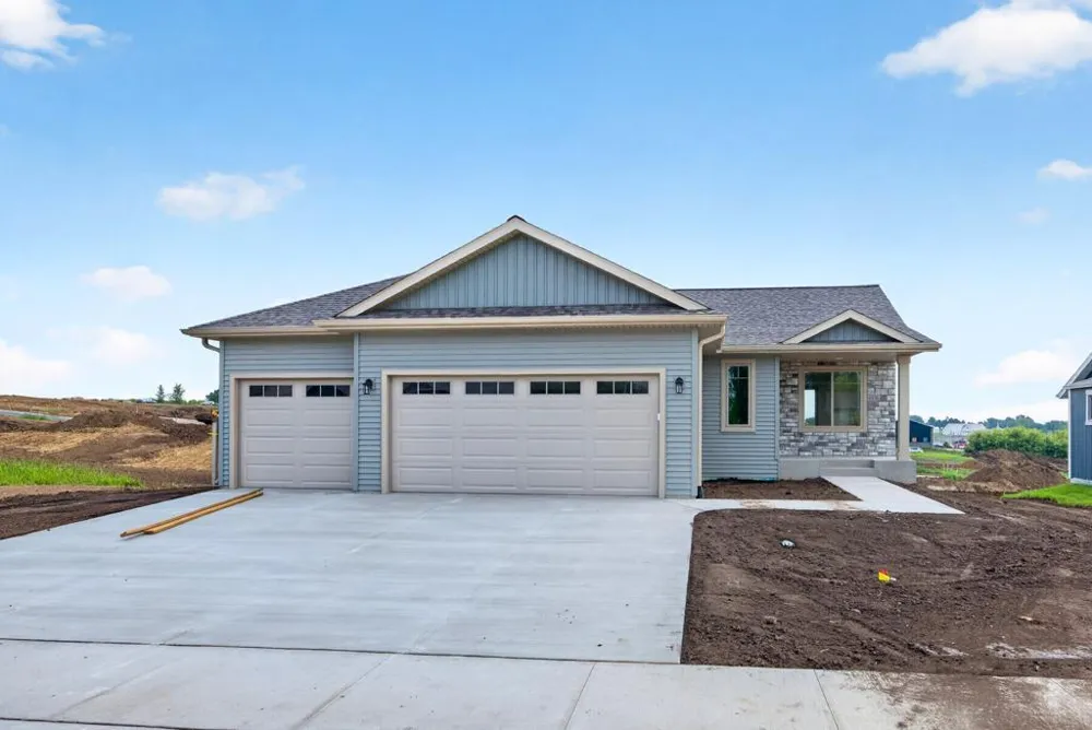 6176 Cody Lane NW Rochester, MN 55901
