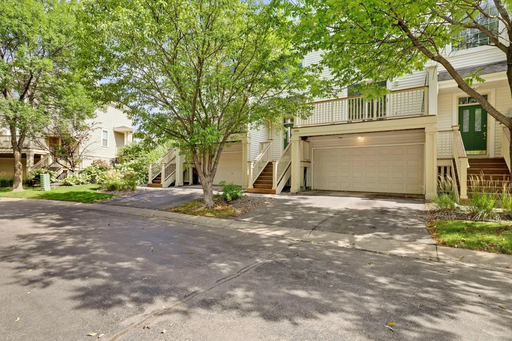 13761 54th Avenue Plymouth, MN 55446