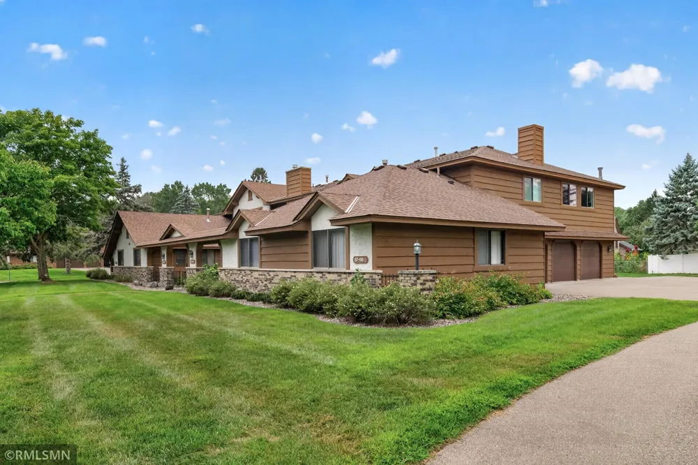 89 126th Lane NW Coon Rapids, MN 55448