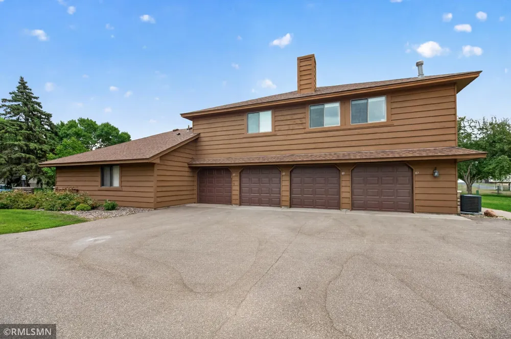 89 126th Lane NW Coon Rapids, MN 55448